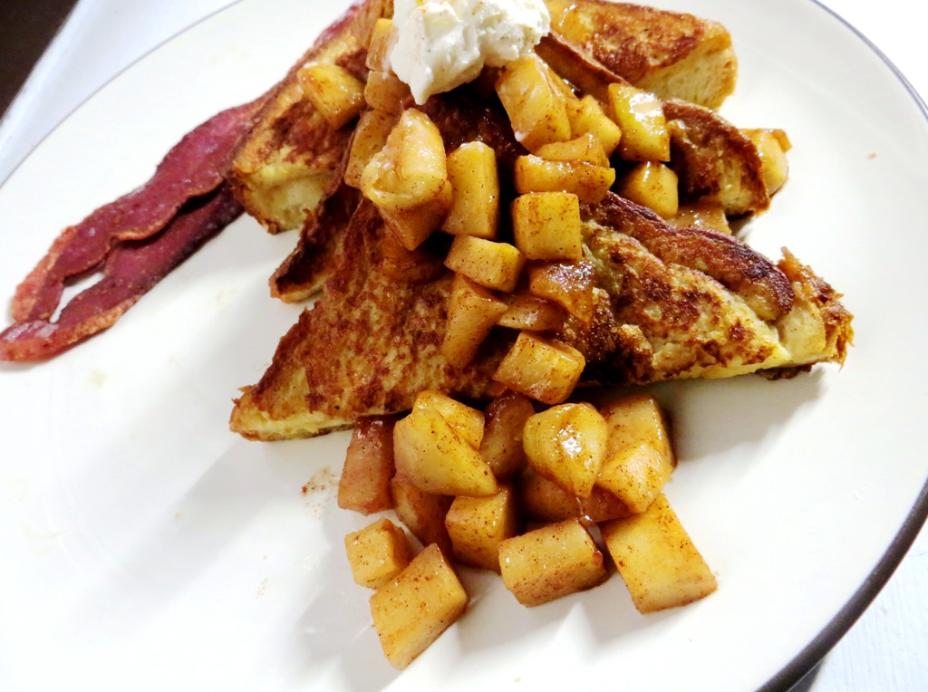 French Toast with Cinnamon Apples