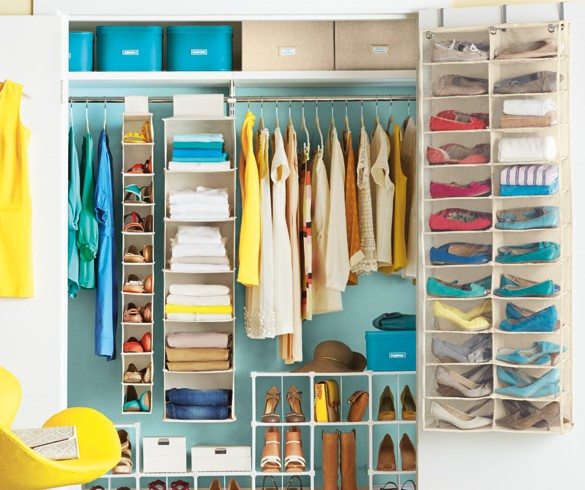 Organize your closet | modernwomanagenda.com